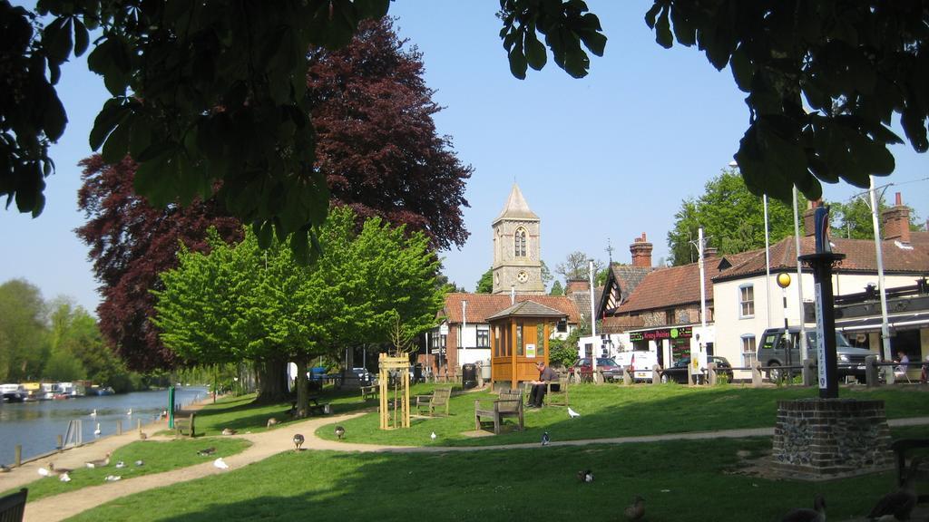 Yew Tree Bed & Breakfast Bed & Breakfast Norwich