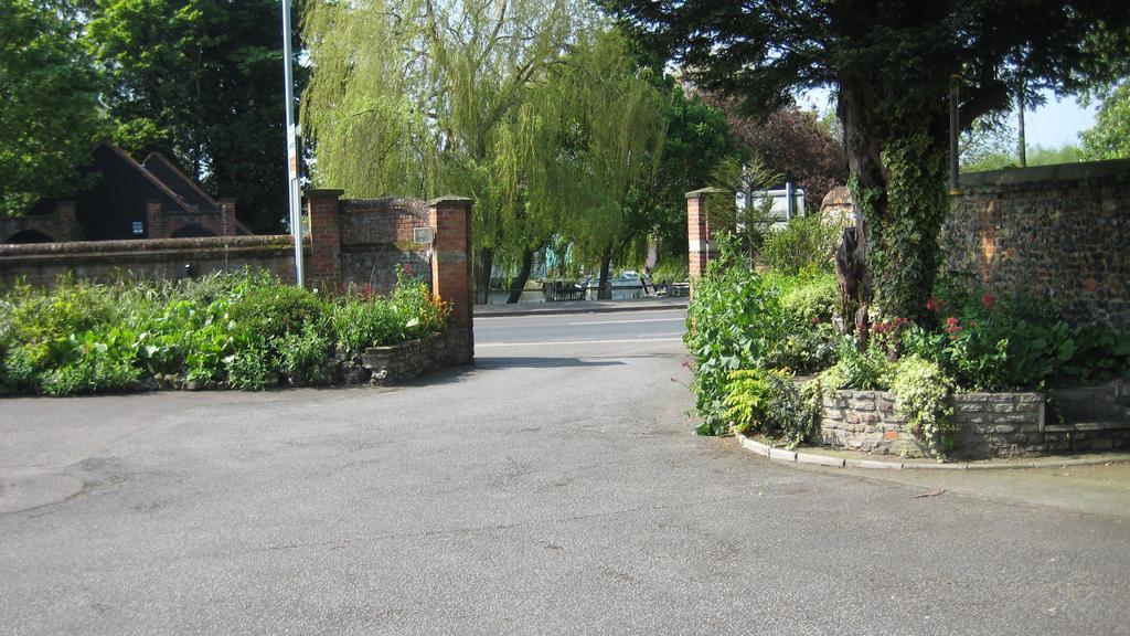 Yew Tree Bed & Breakfast Bed & Breakfast *